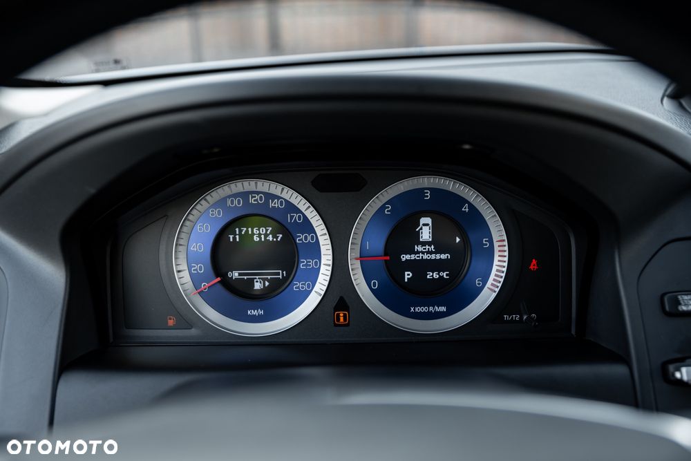 Volvo XC 60 D5 AWD Geartronic Momentum - 30