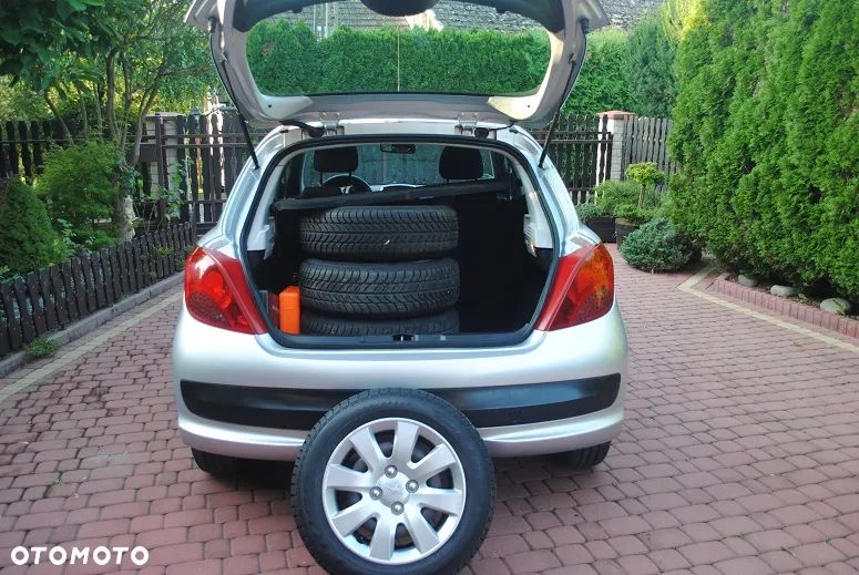 Peugeot 207 1.4 16V Presence - 4