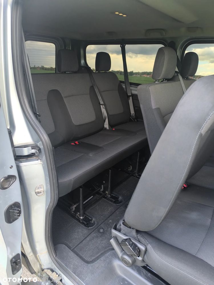 Renault Trafic 2.0 dCi - 9