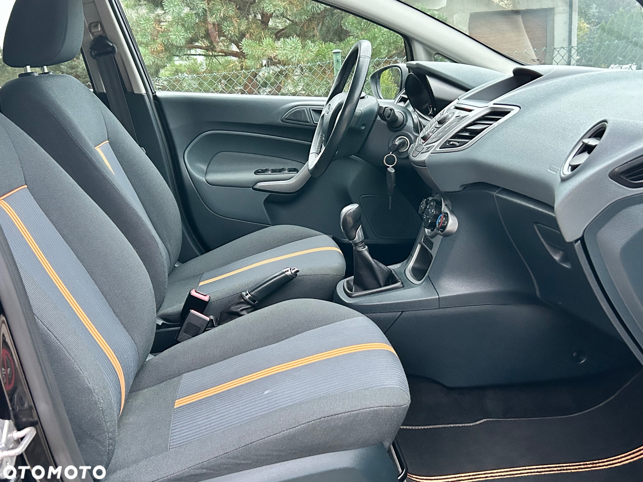 Ford Fiesta 1.25 Platinium X - 29