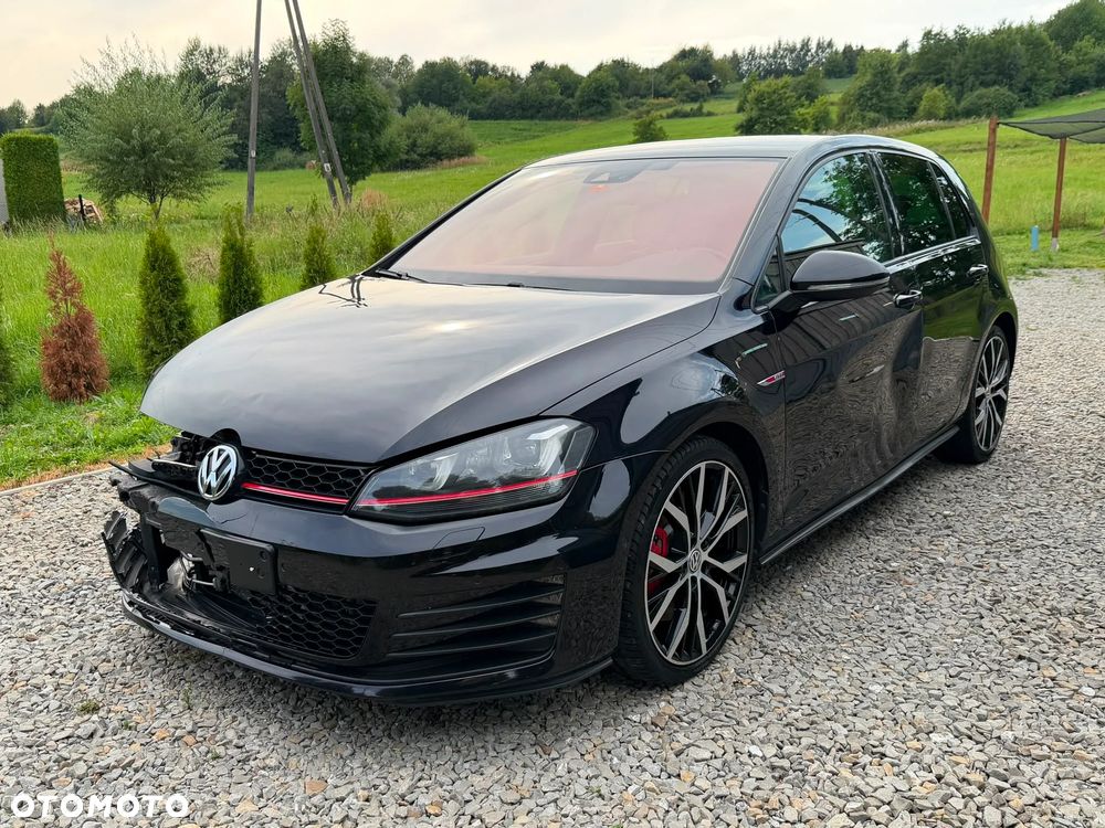 Volkswagen Golf GTI Performance BlueMotion Technology DSG - 2