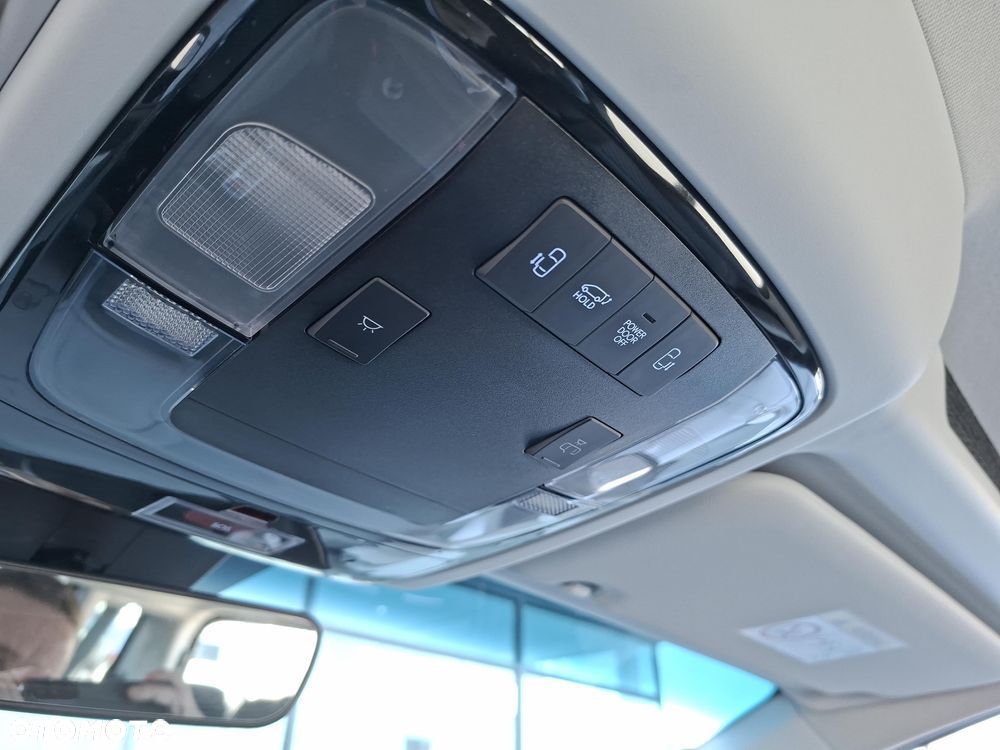 Hyundai Staria 1.6 T-GDI HEV Smart VIP - 28