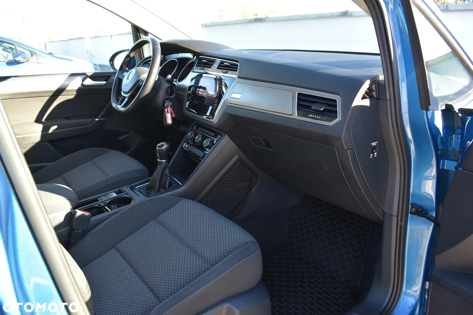 Volkswagen Touran 2.0 TDI BMT Comfortline - 13