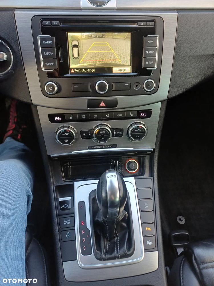 Volkswagen Passat 2.0 TDI DSG BlueMotion Technology Comfortline - 22