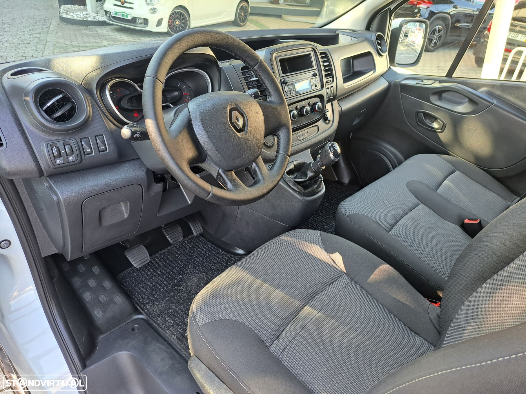 Renault Trafic 2.0 dCi L2H1 ISÓTERMICA FRIGORIFICA - 12