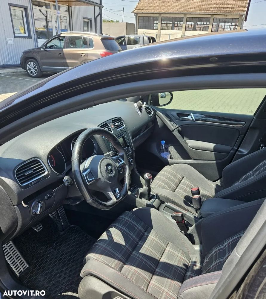 Volkswagen Golf 2.0 TSI GTI - 8