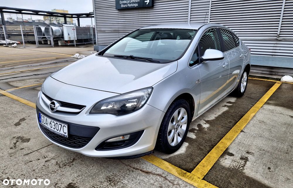 Opel Astra 1.4 T Business EU6 - 8