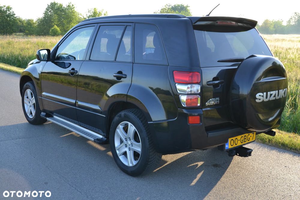 Suzuki Grand Vitara 2.0 De luxe - 14