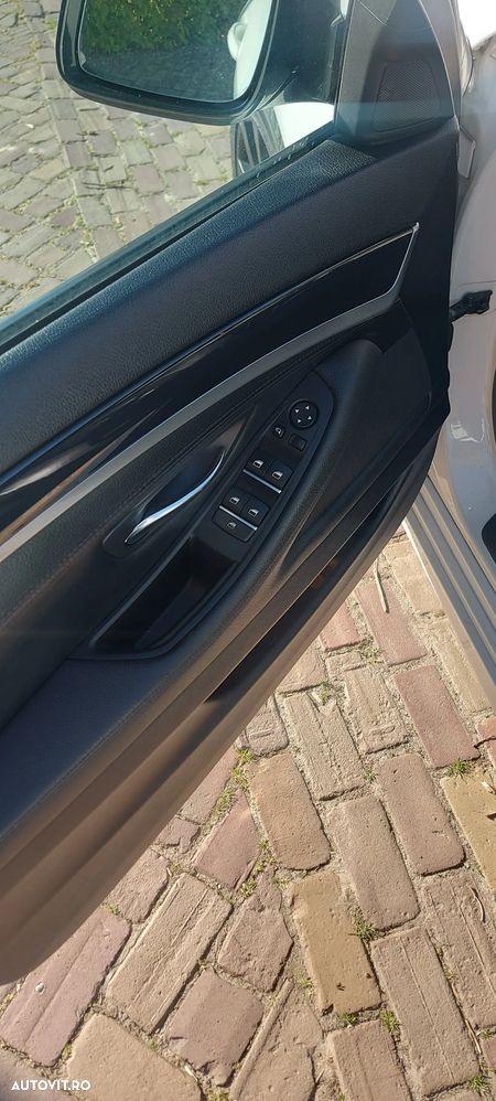 BMW Seria 5 525d Sport-Aut. - 11