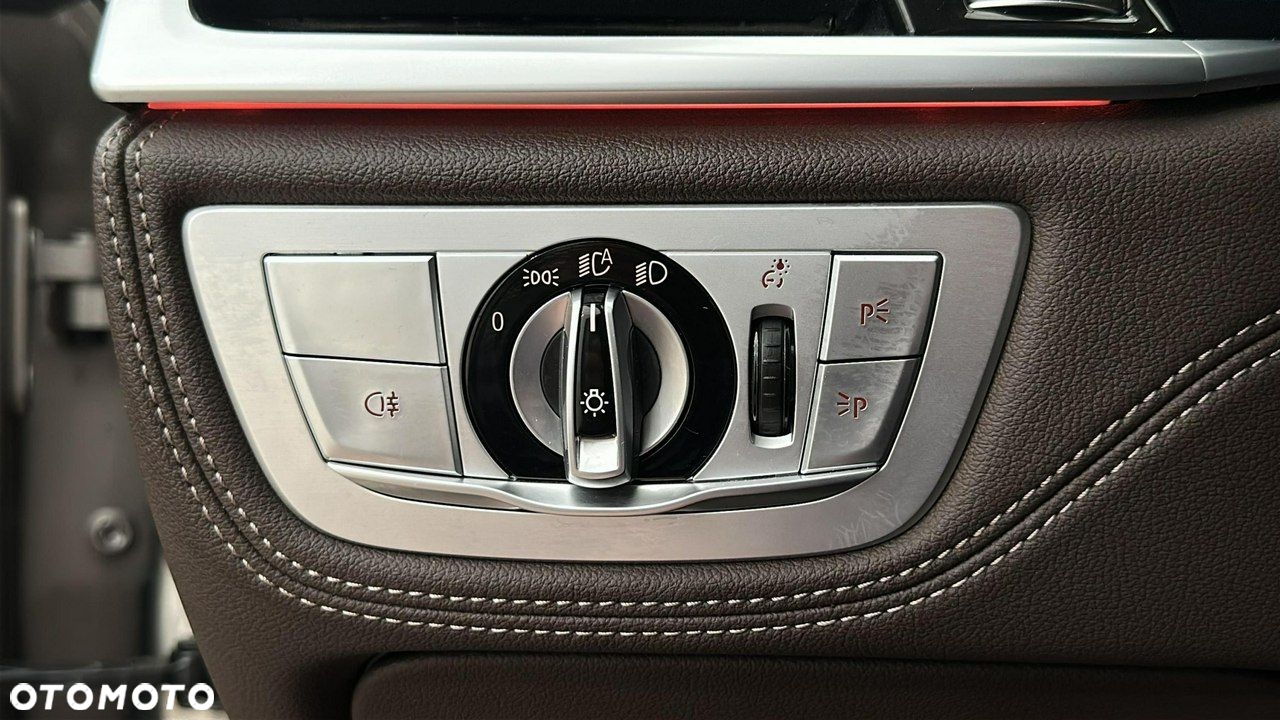 BMW Seria 7 - 28