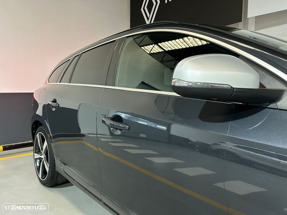 Volvo V60 2.0 D3 R-Design - 12