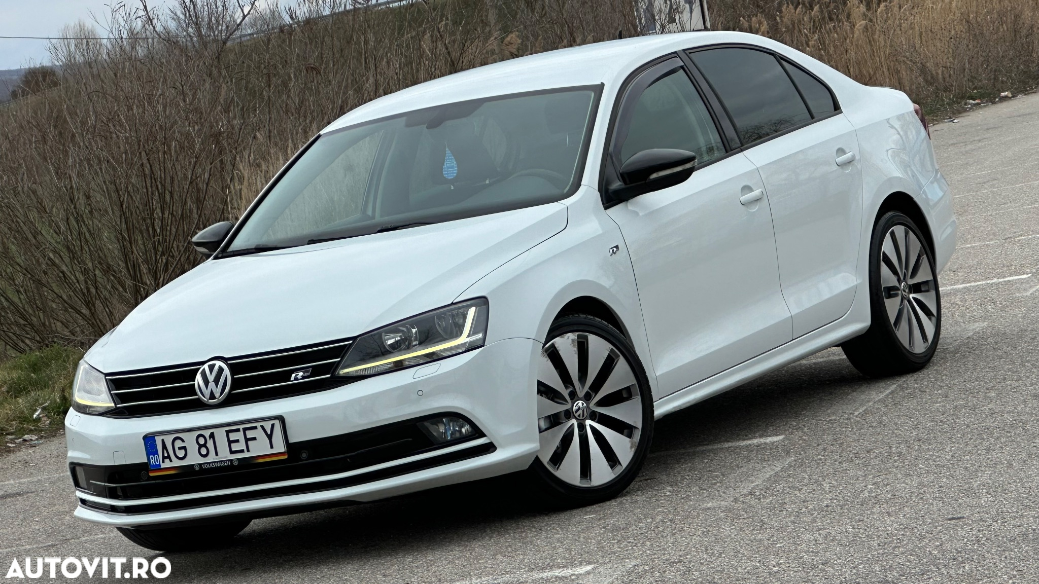 Volkswagen Jetta 2.0 TDI DSG Highline - 28