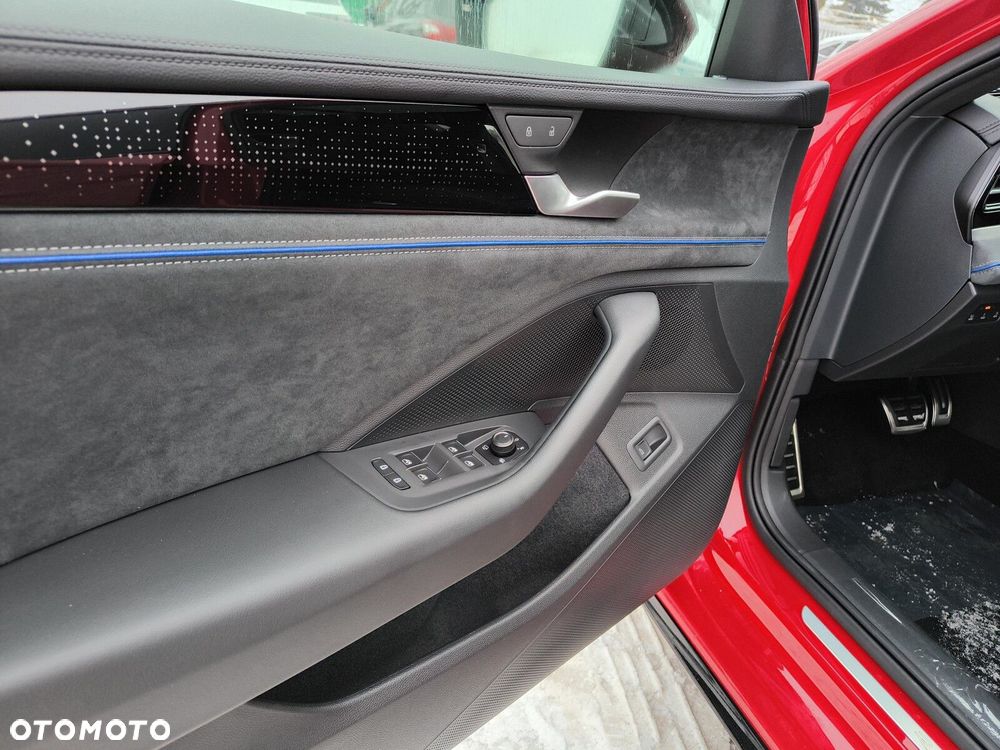 Volkswagen Passat Variant 2.0 TSI R-Line Plus DSG - 10