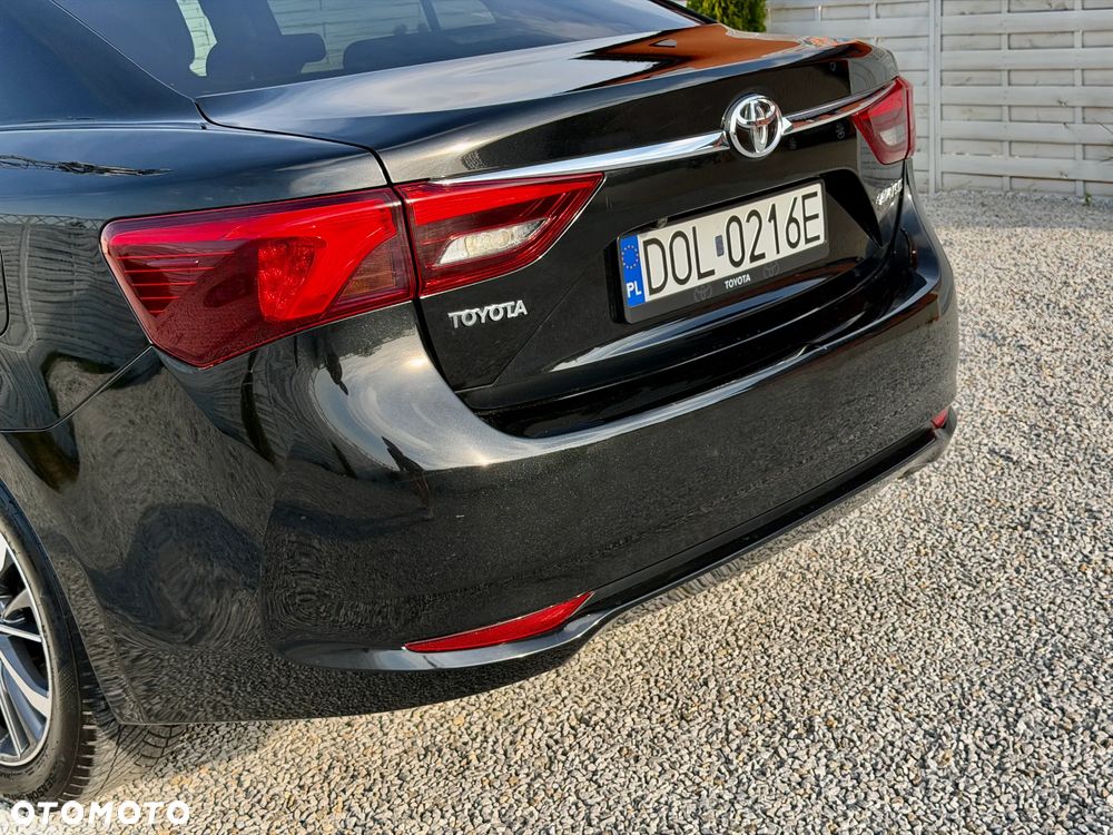 Toyota Avensis 2.0 D-4D Premium - 24
