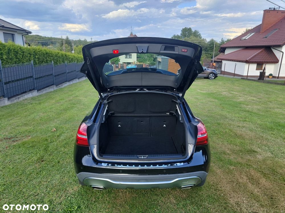 Mercedes-Benz GLA 250 7G-DCT Peak Edition - 3