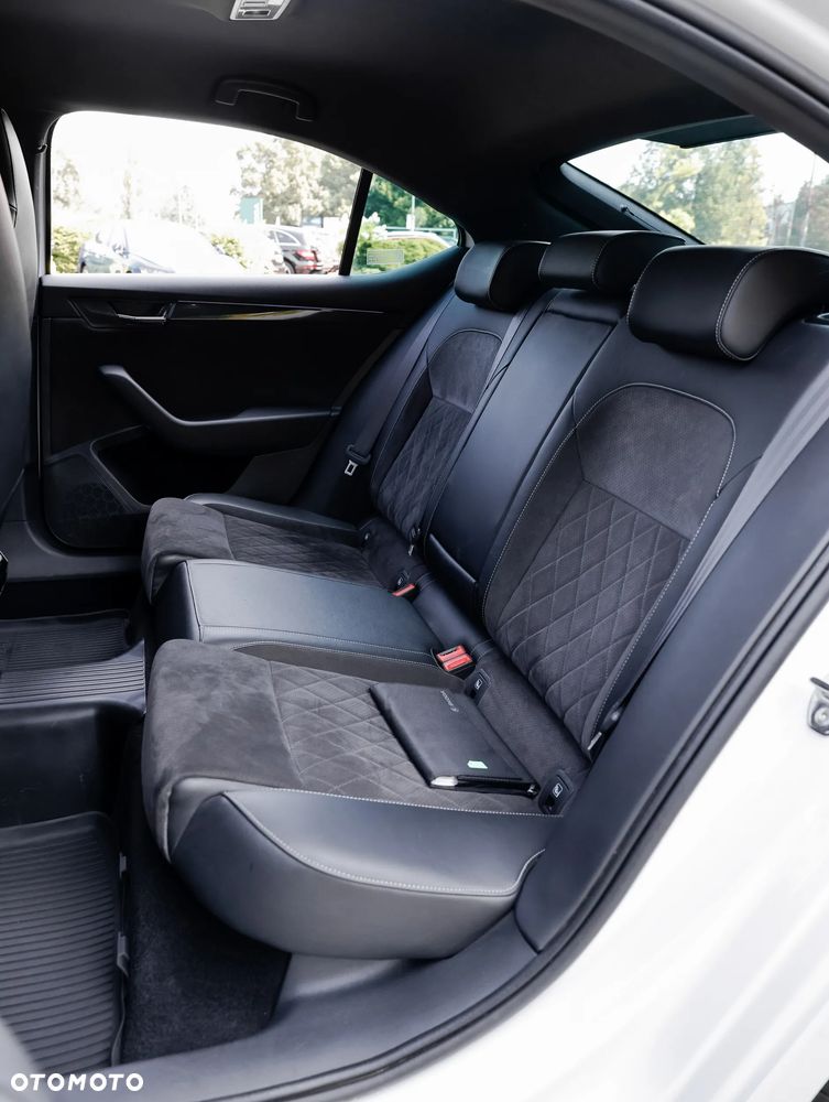 Skoda Superb 2.0 TDI Sportline DSG - 12