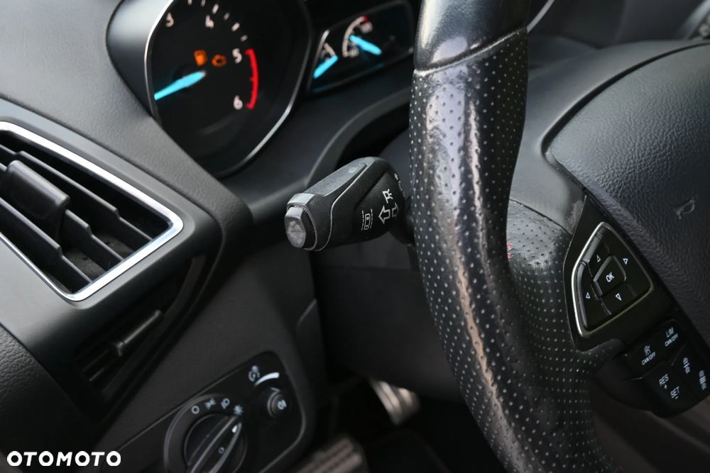 Ford Kuga 2.0 TDCi AWD ST-Line - 31