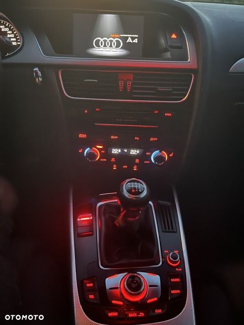 Audi A4 Avant 2.0 TDI DPF S line Sportpaket - 26