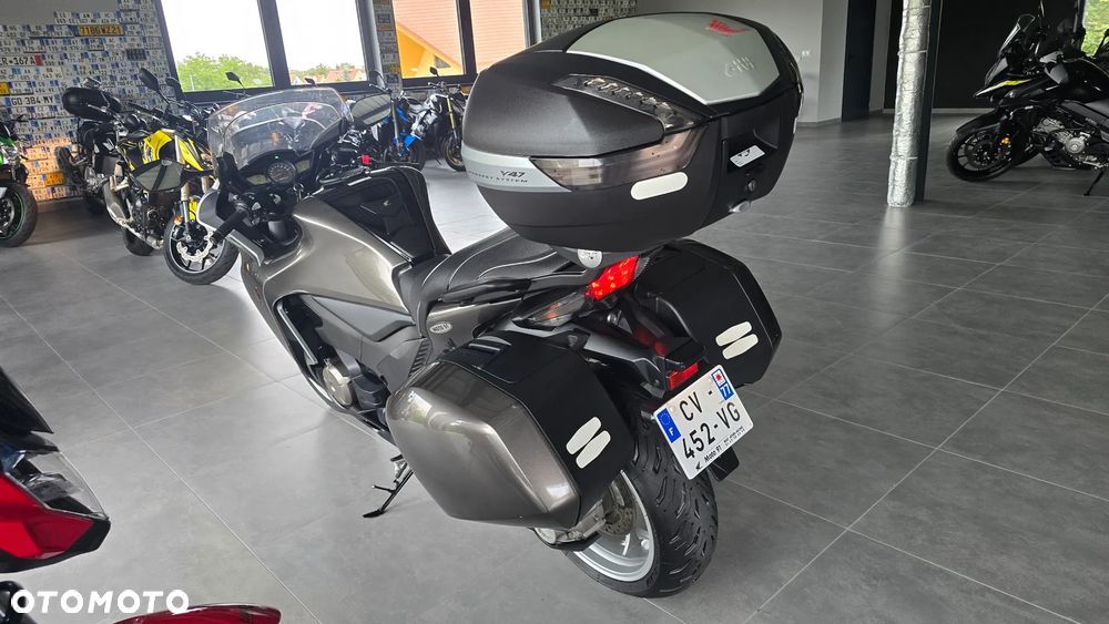 Honda VFR - 6