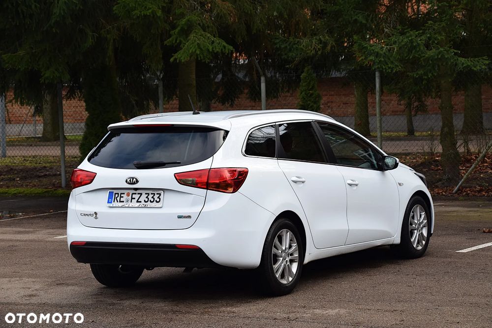 Kia Ceed 1.6 CRDi 128 Fifa World Cup Edition - 17