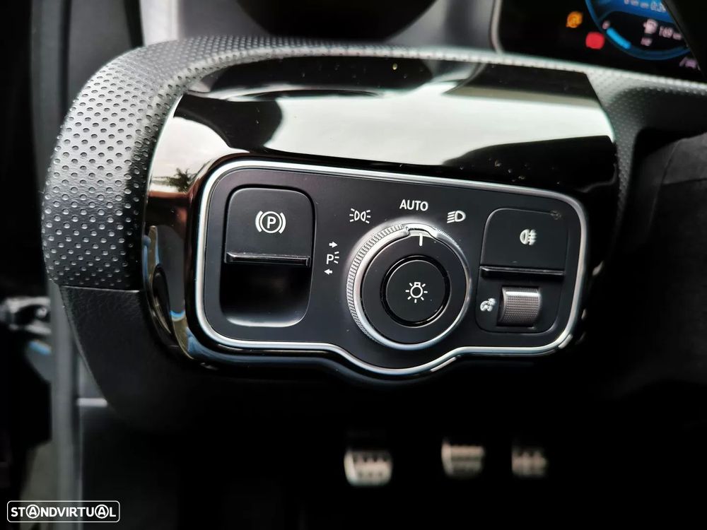 Mercedes-Benz A 180 d AMG Line - 52