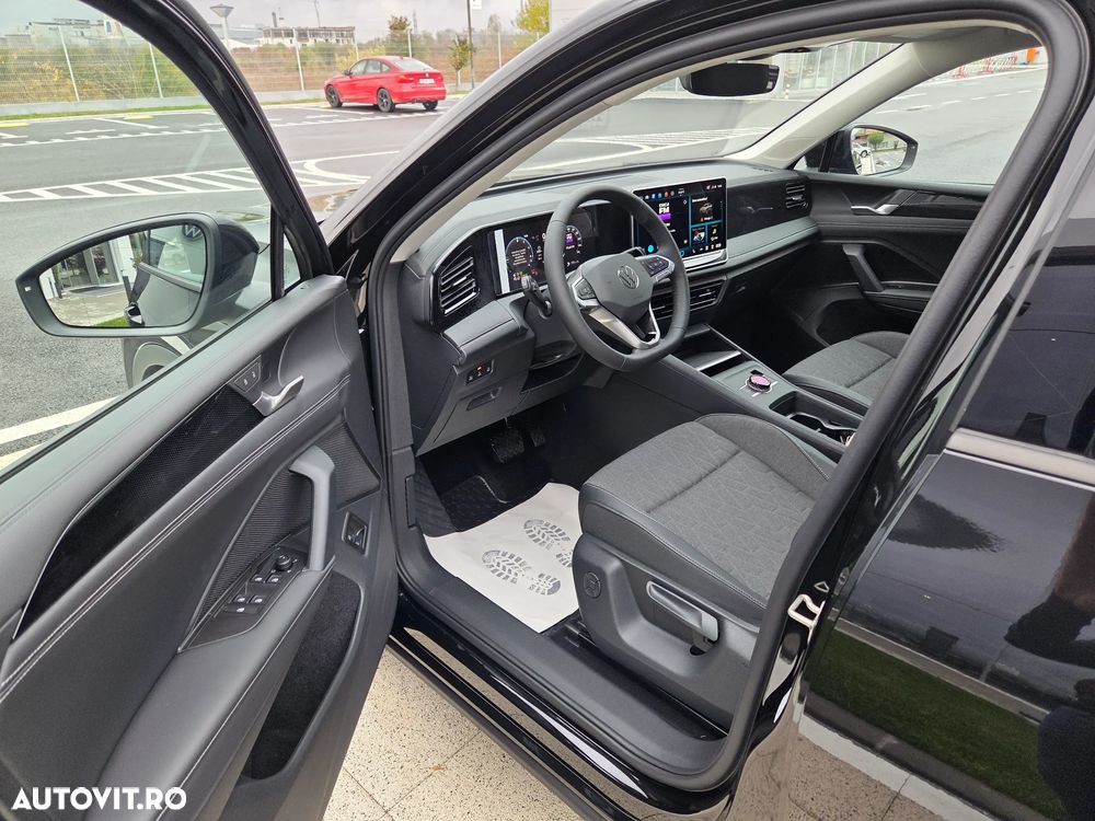 Volkswagen Tiguan - 12