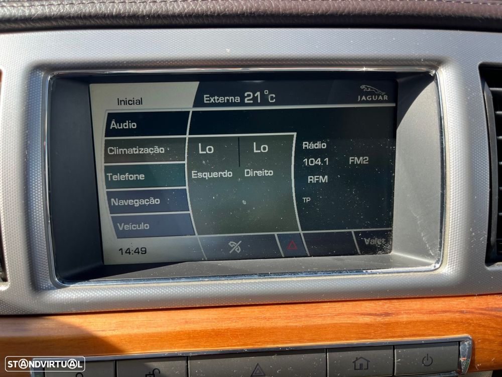 Jaguar XF 3.0 D V6 Premium Luxury - 29