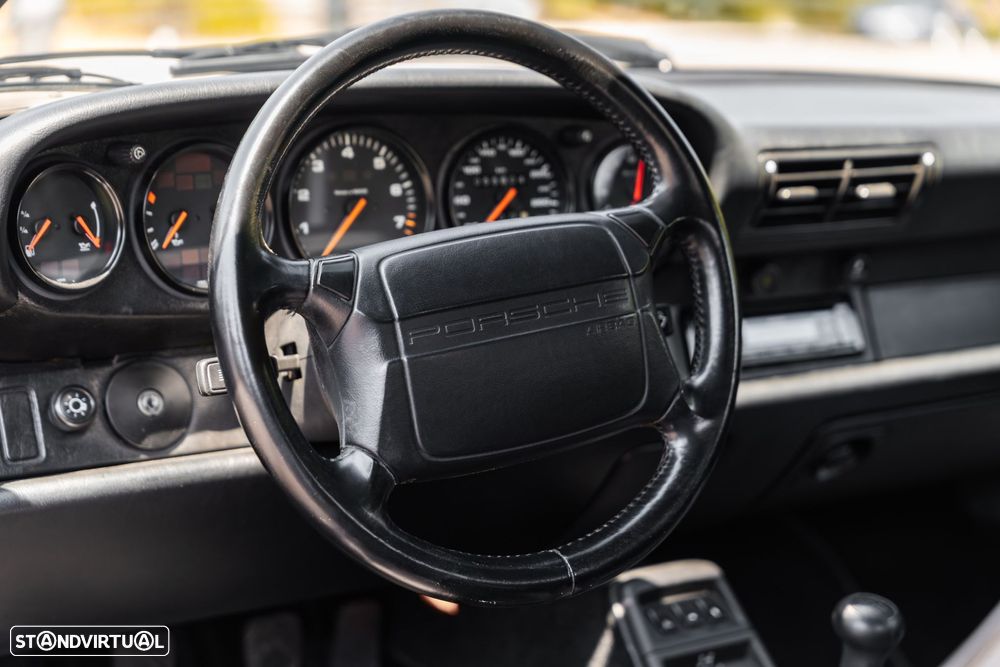 Porsche 911 Série F - 9