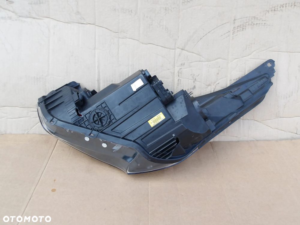 LAMPA PRAWY PRZOD SOCZEWKA LED HYUNDAI VELOSTER 92102-2V160 - 5