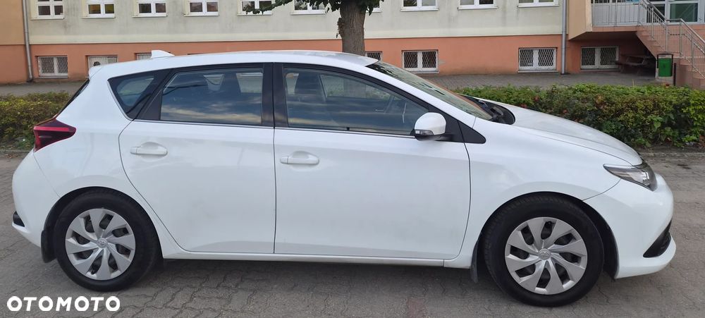 Toyota Auris - 2