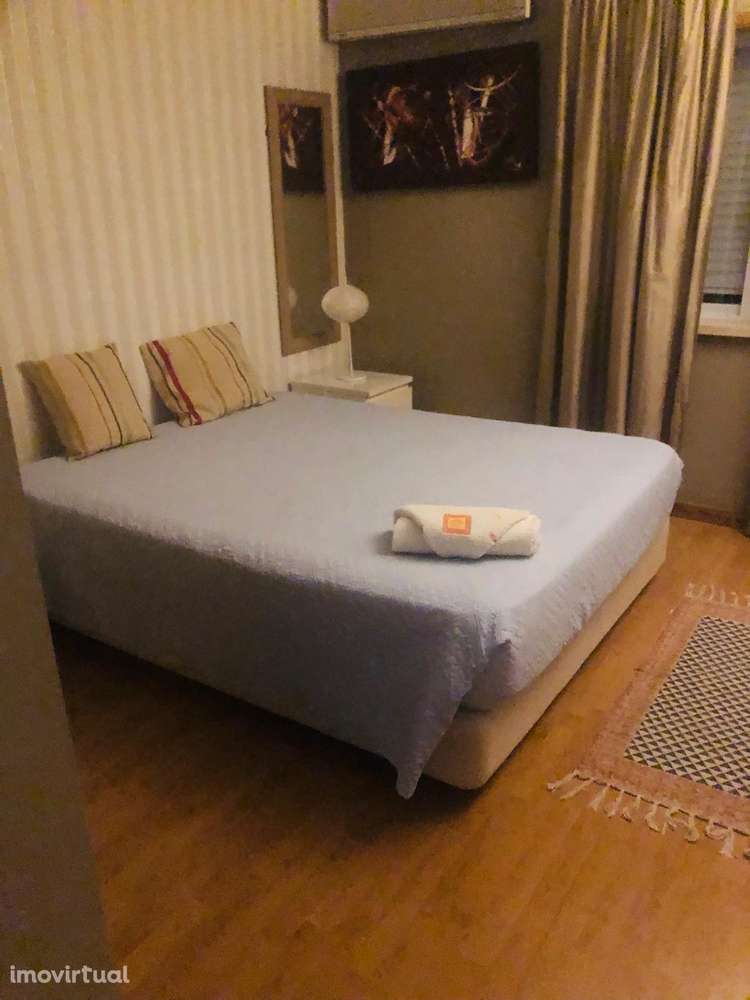 Moradia T4 com piscina, terraço e ar condicionado - Grande imagem: 4/12