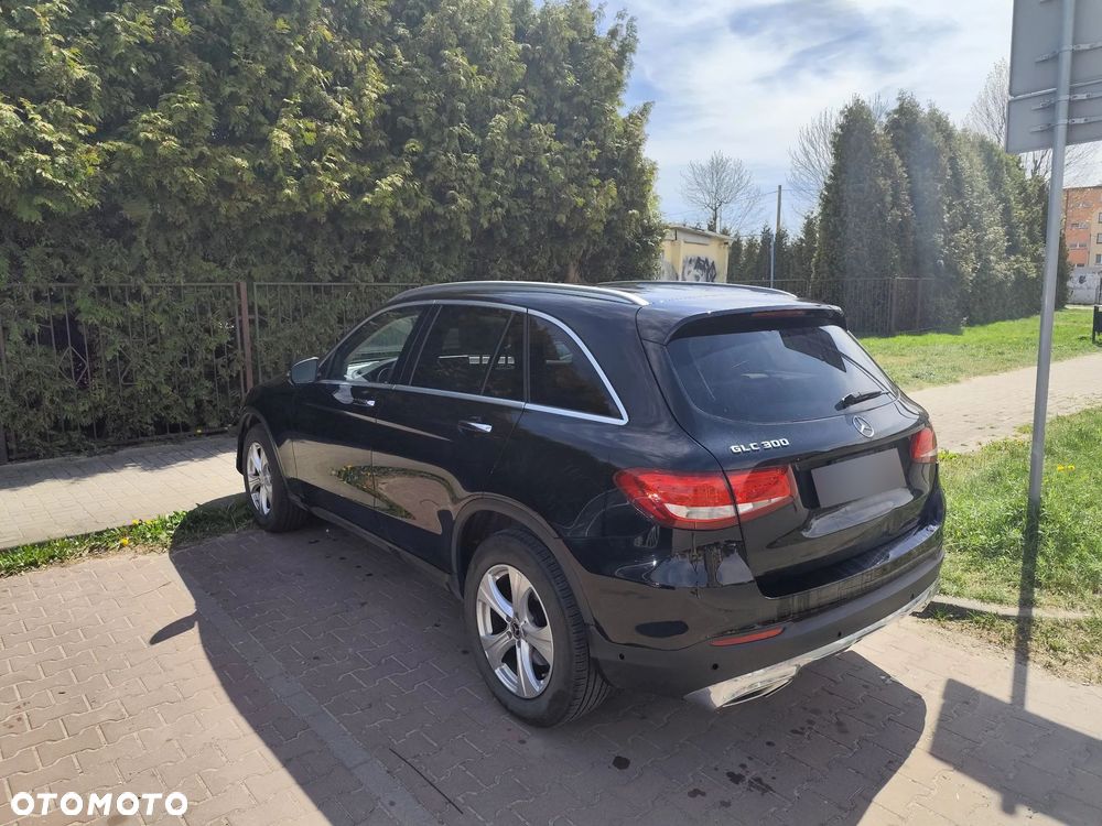 Mercedes-Benz GLC 300 4-Matic - 5