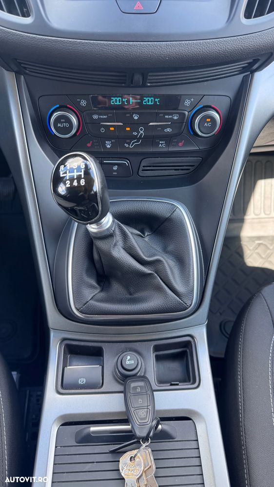 Ford Kuga 1.5 EcoBoost 2x4 Cool & Connect - 10