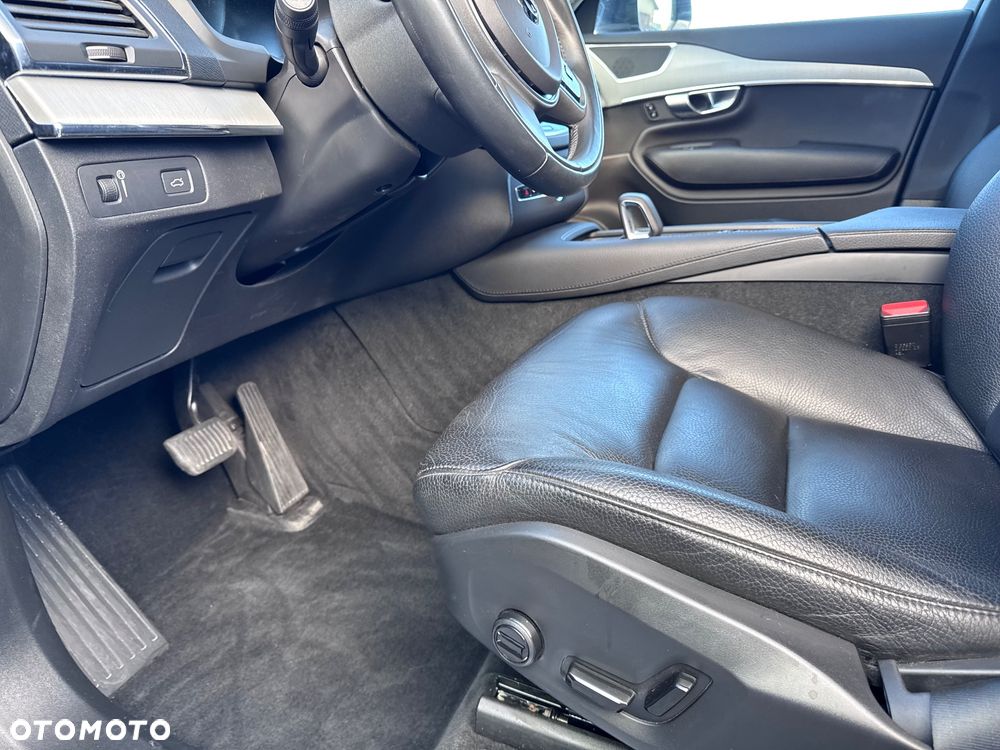 Volvo XC 90 D5 AWD Geartronic Momentum - 33