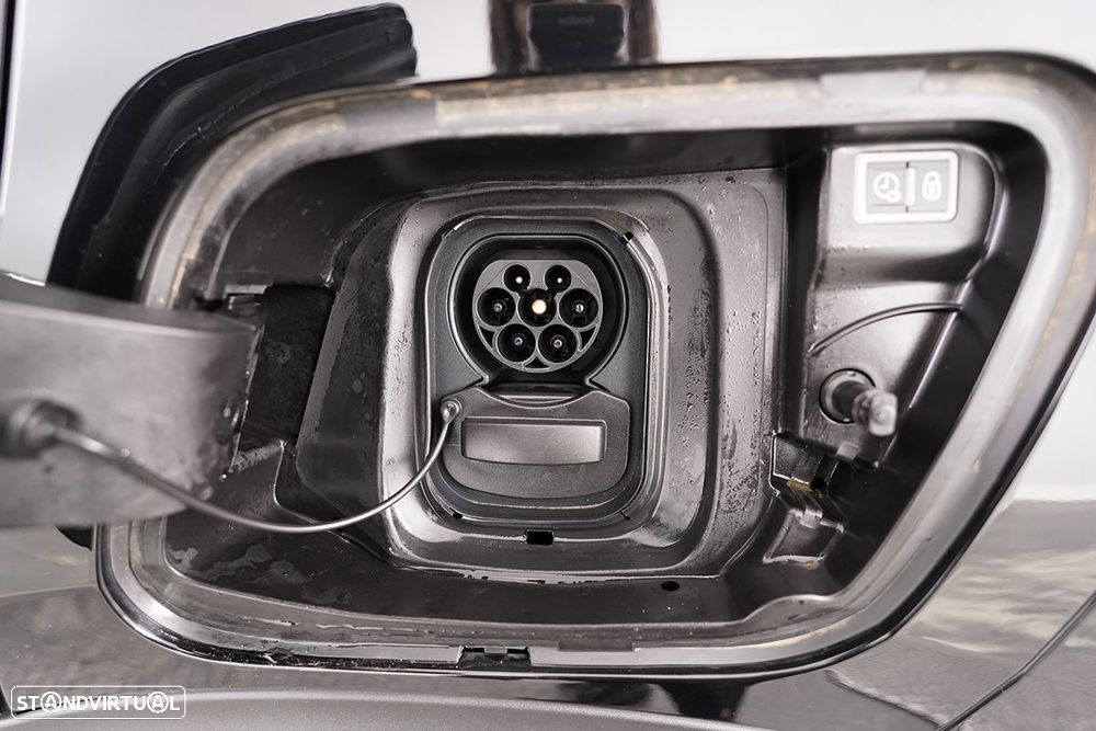 Peugeot e-2008 50 kWh GT - 7