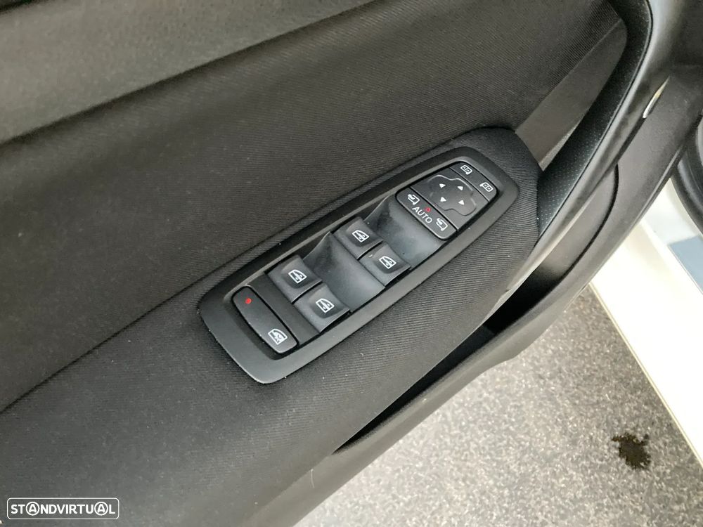Renault Mégane Sport Tourer 1.3 TCe Limited - 26