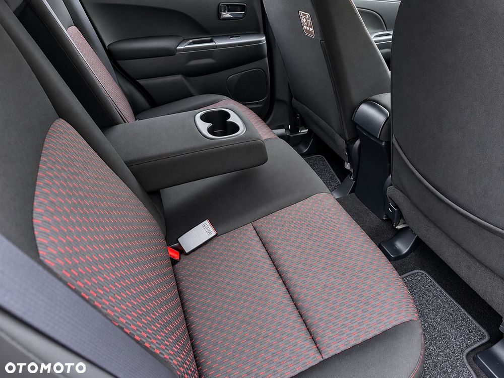 Mitsubishi ASX - 12