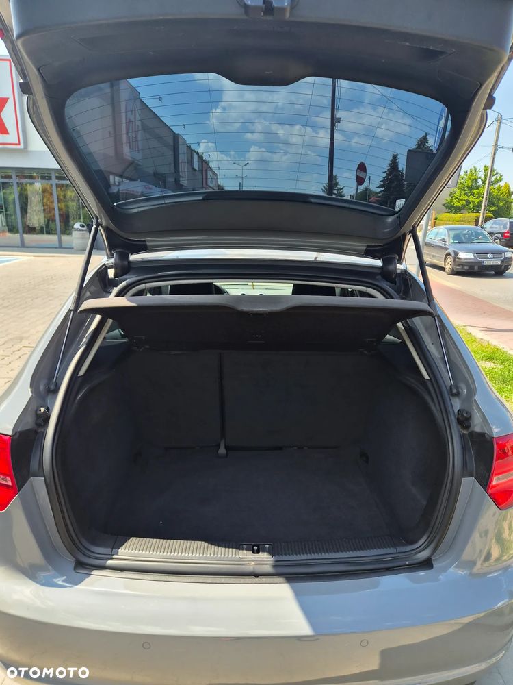 Audi A3 Sportback - 8