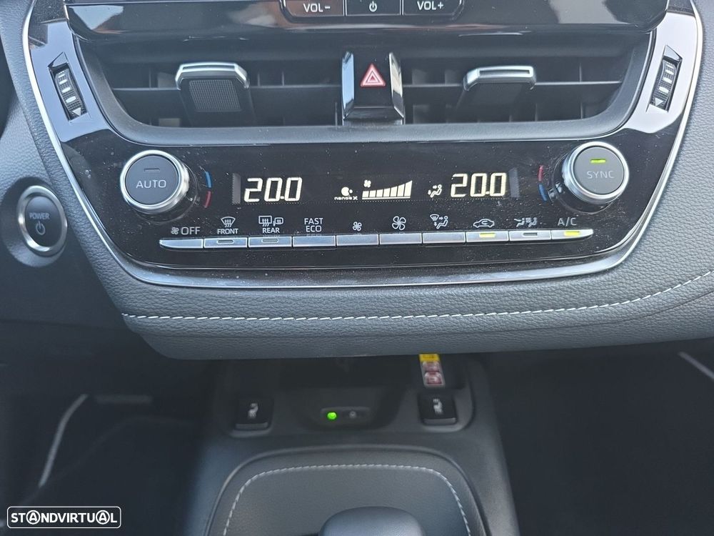 Toyota Corolla 1.8 Hybrid Comfort Plus — fotografia 18