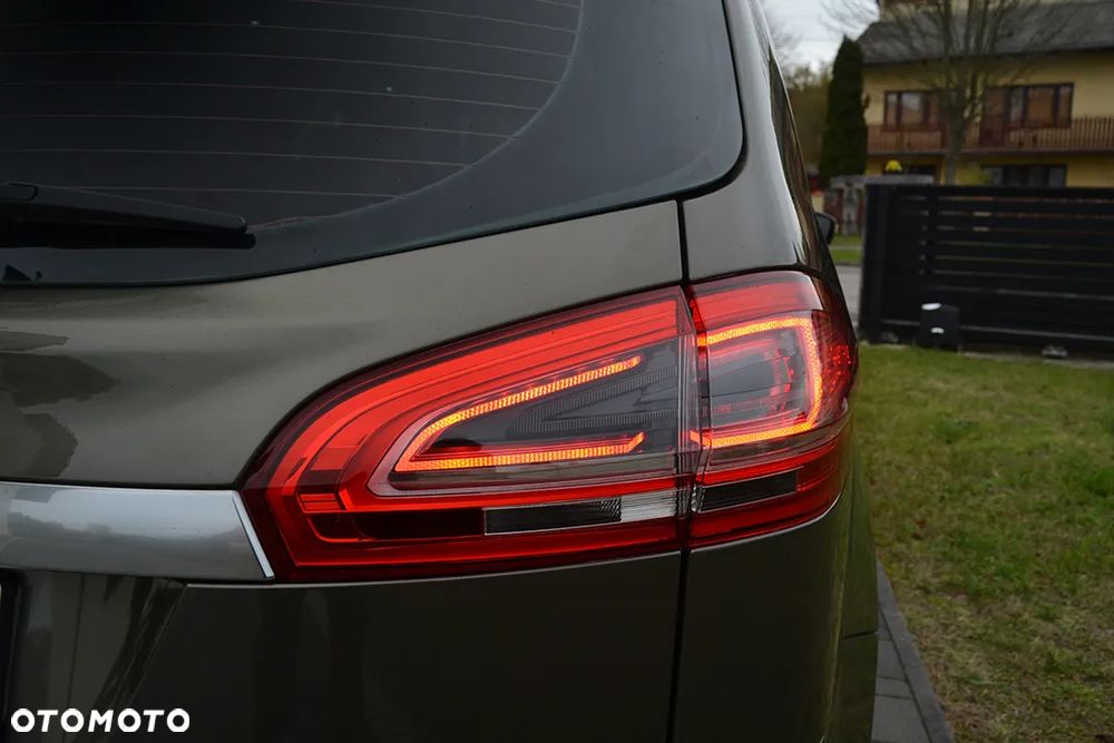Ford S-Max - 38