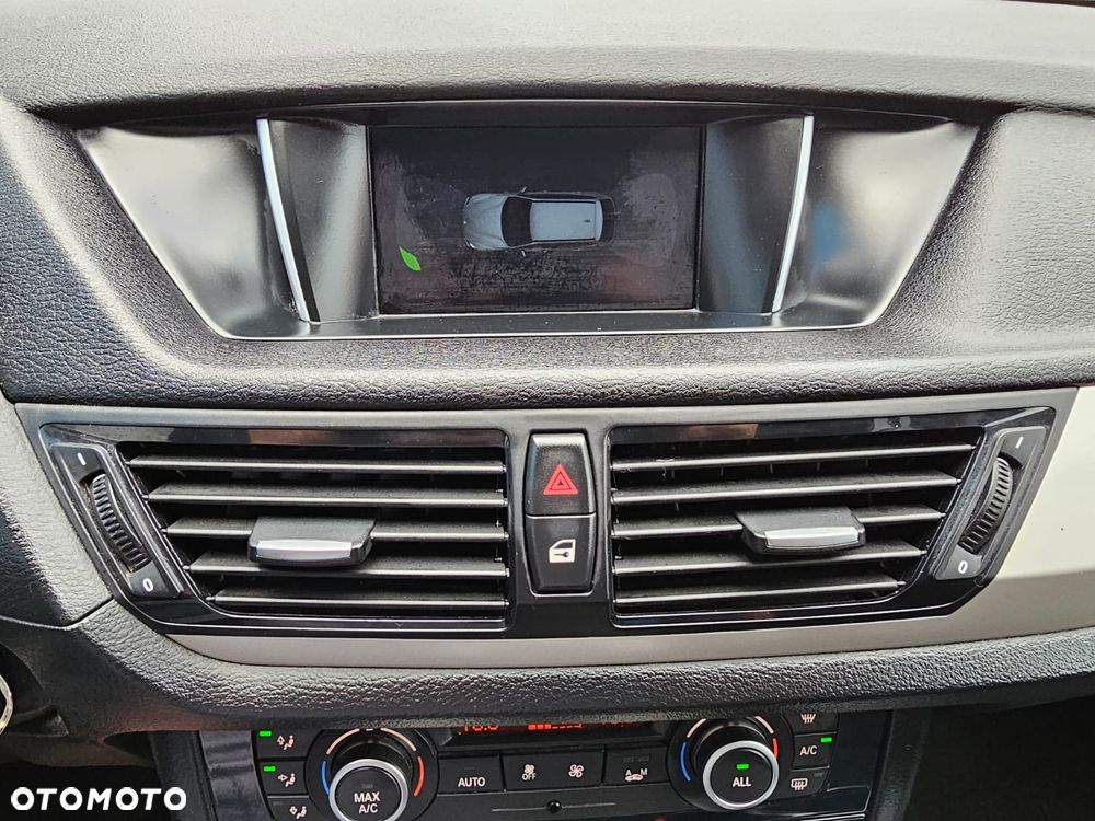 BMW X1 sDrive18d xLine - 24