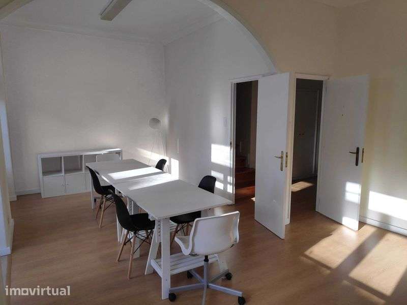 Partilha Escritório - Centro de Viana - 50m2 - Grande imagem: 2/7