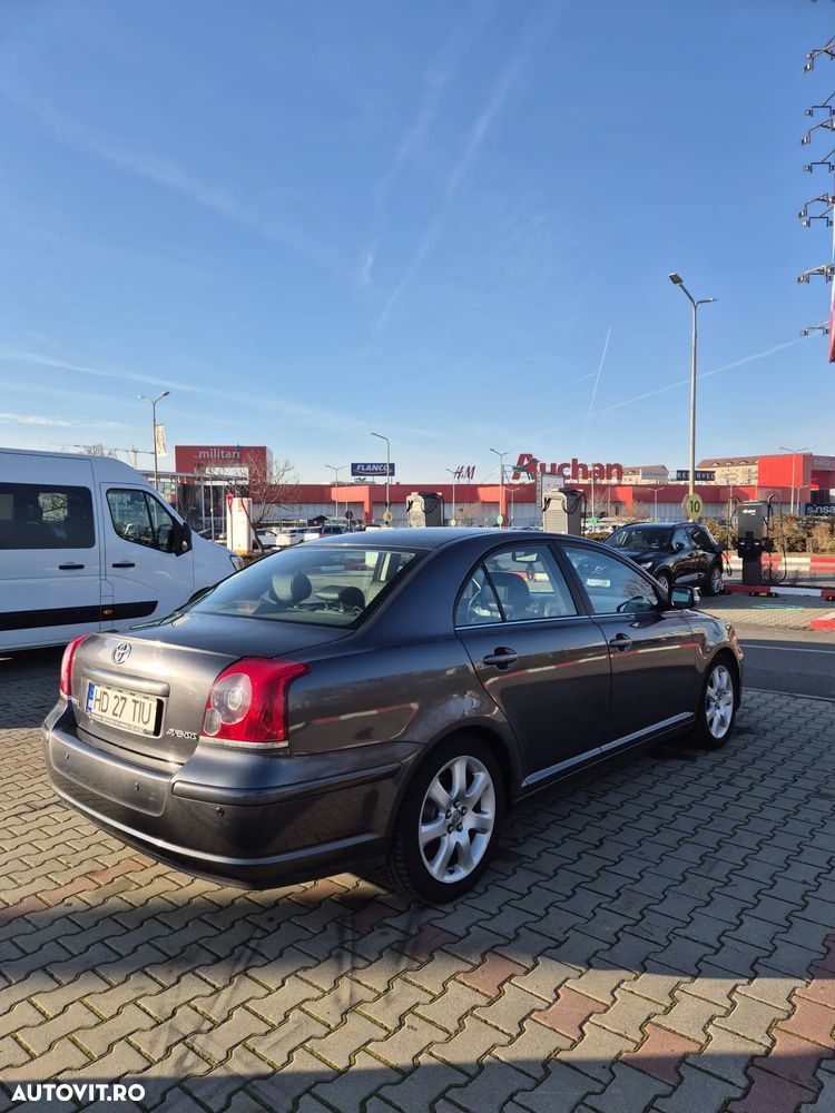 Toyota Avensis 2.0 Sedan Executive - 22