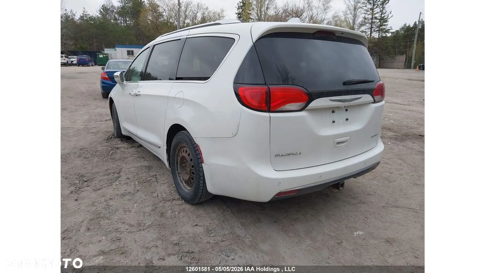 Chrysler Pacifica - 7