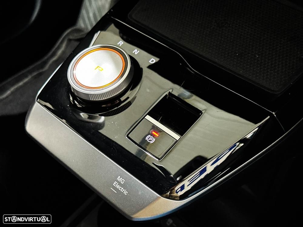 MG MG4 64 kWh Luxury - 34