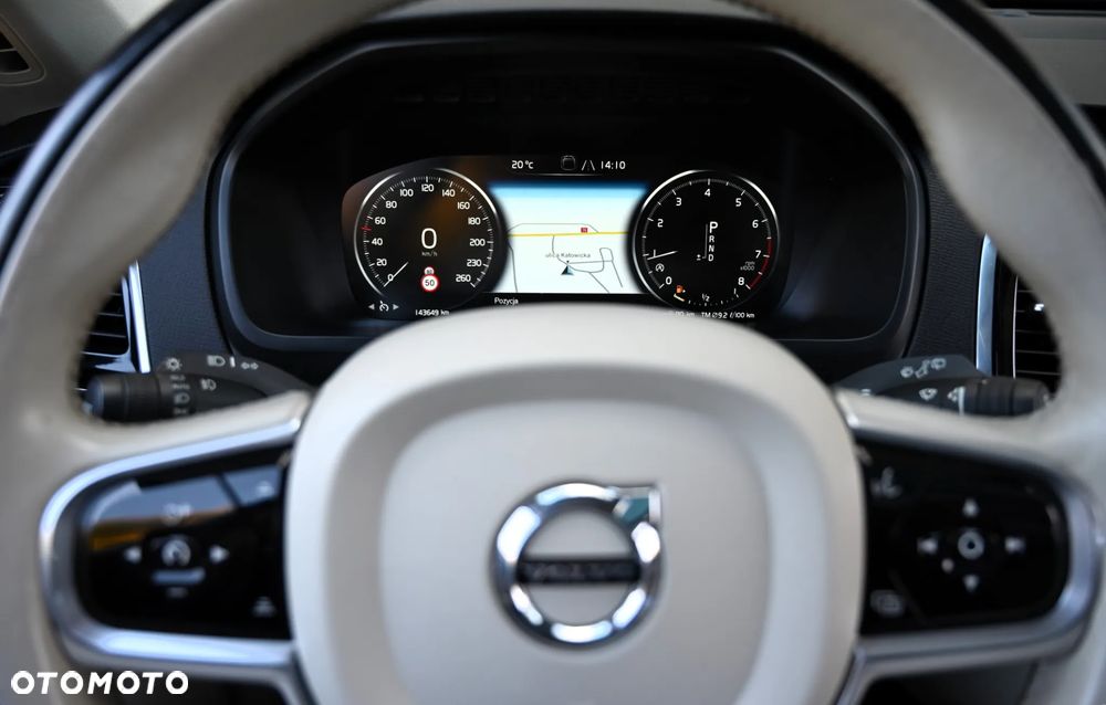 Volvo XC 90 - 30