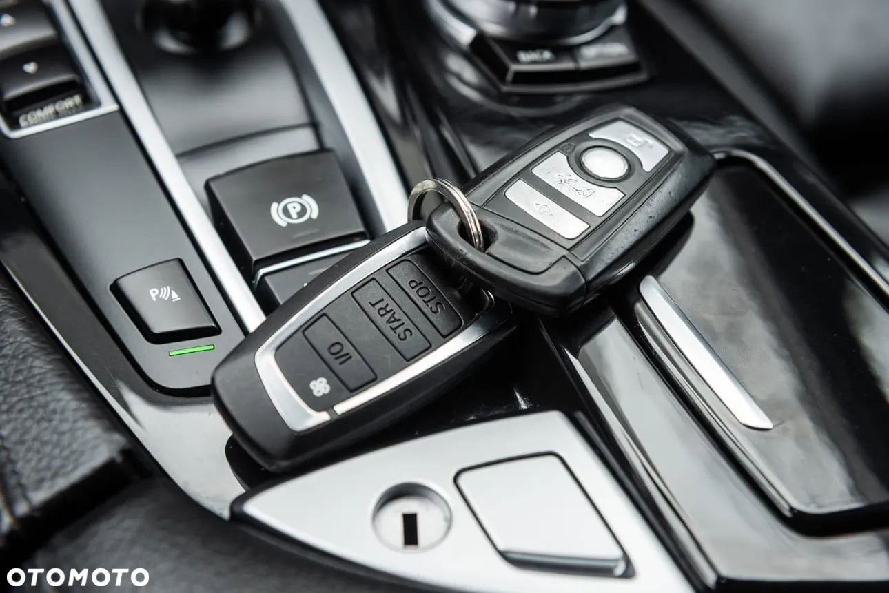 BMW Seria 5 518d - 28