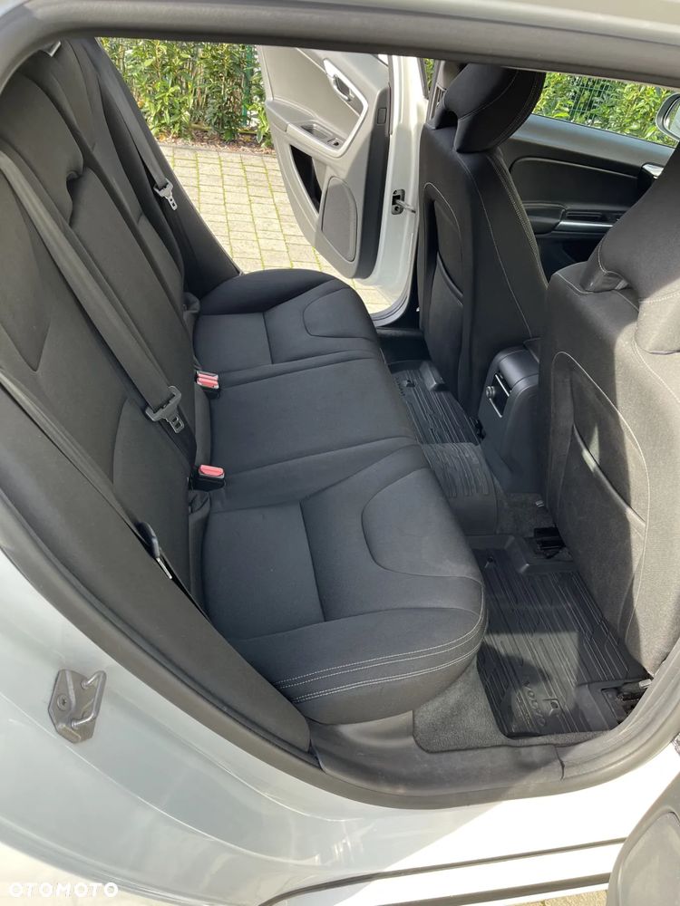 Volvo V60 T3 Drive-E Dynamic Edition (Kinetic) - 7