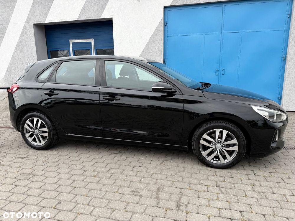 Hyundai i30 blue 1.6 CRDi Style - 10