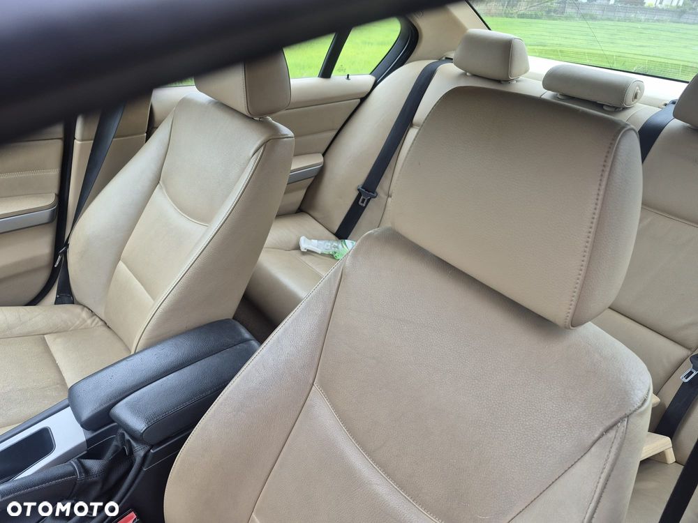 BMW Seria 3 318i - 8